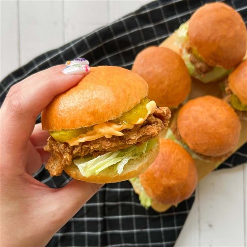 BAKERS MAISON MILK BUN SLIDER 150 X 35GM